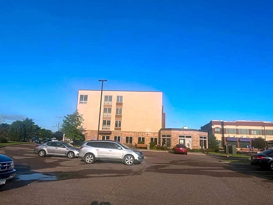 Country Inn & Suites by Radisson Roseville - St. Paul