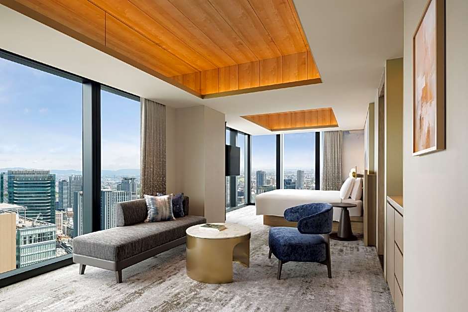 THE OSAKA STATION HOTEL, Autograph Collection