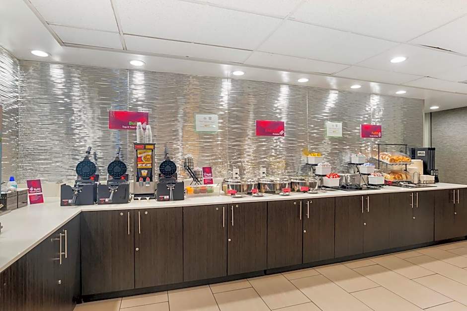 Best Western Plus Commerce Hotel