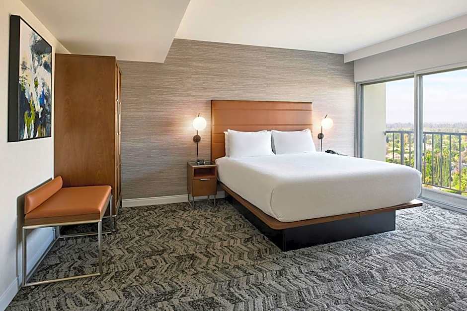 Courtyard by Marriott Los Angeles Sherman Oaks