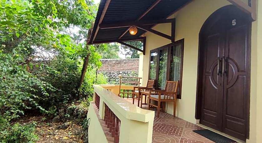 Bara Beach Bungalows