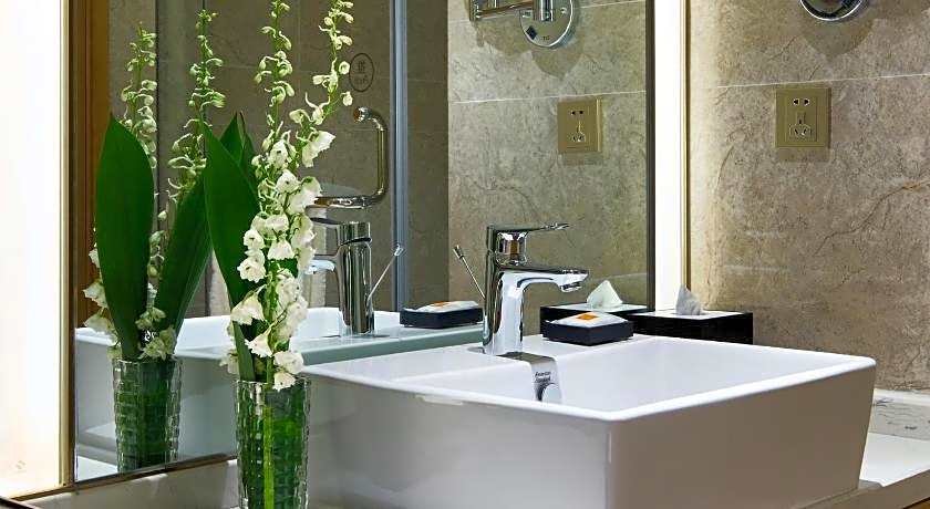 The QUBE Hotel Shanghai Sanjiagang