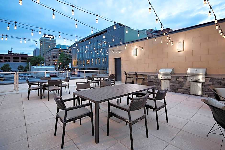 Courtyard by Marriott Knoxville Downtown