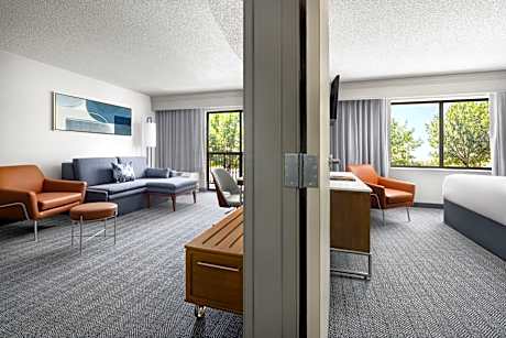 One-Bedroom King Suite with Sofa bed, Courtyard view