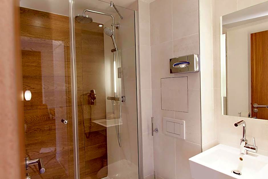 Best Western Plus 61 Paris Nation Hotel