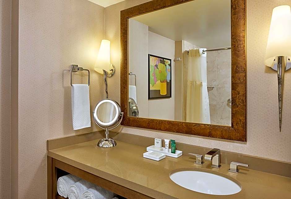Hilton Los Angeles North/Glendale & Executive Meeting Center