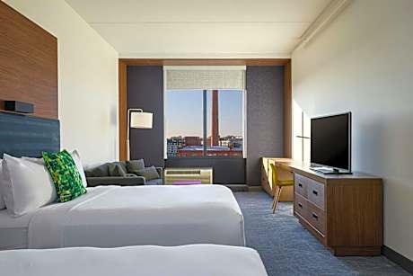 Savvy, Larger Guest room, 2 Queen