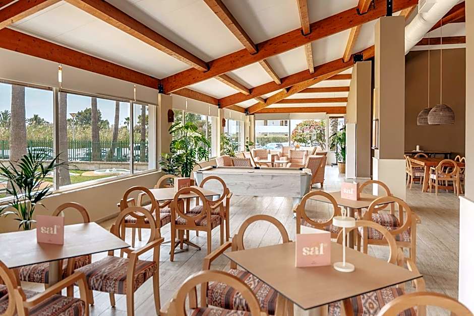 Garden Saladina - Adults Only