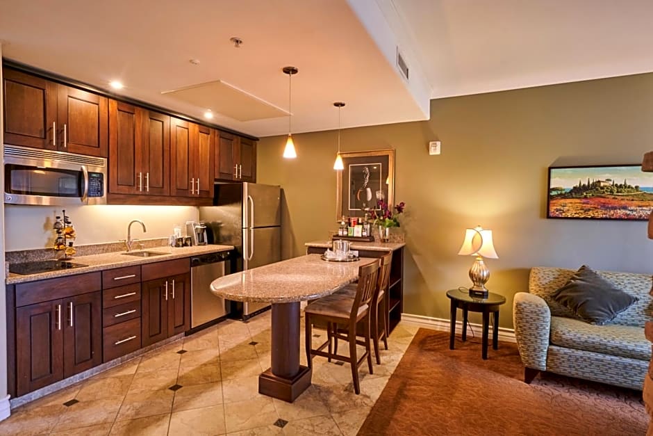 La Bellasera Hotel & Suites