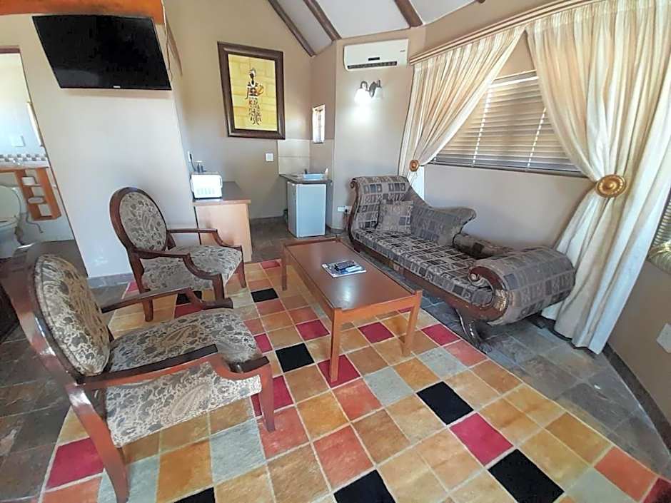 Gaggle Inn Guest Lodge