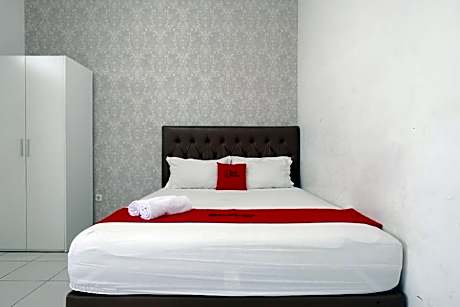 RedDoorz @ Griya Martha Sumber Solo