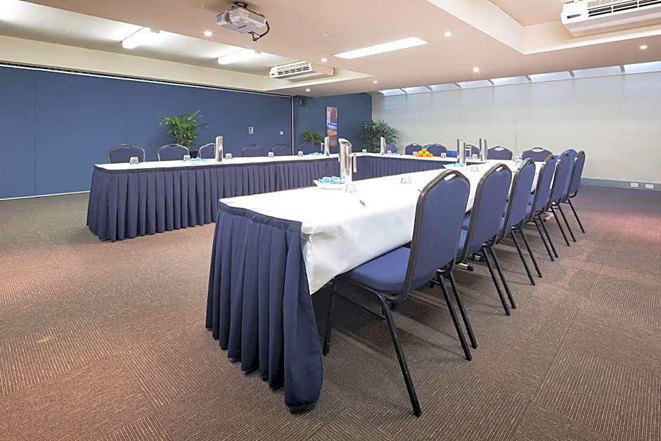 Canberra Parklands Central Apartment Hotel