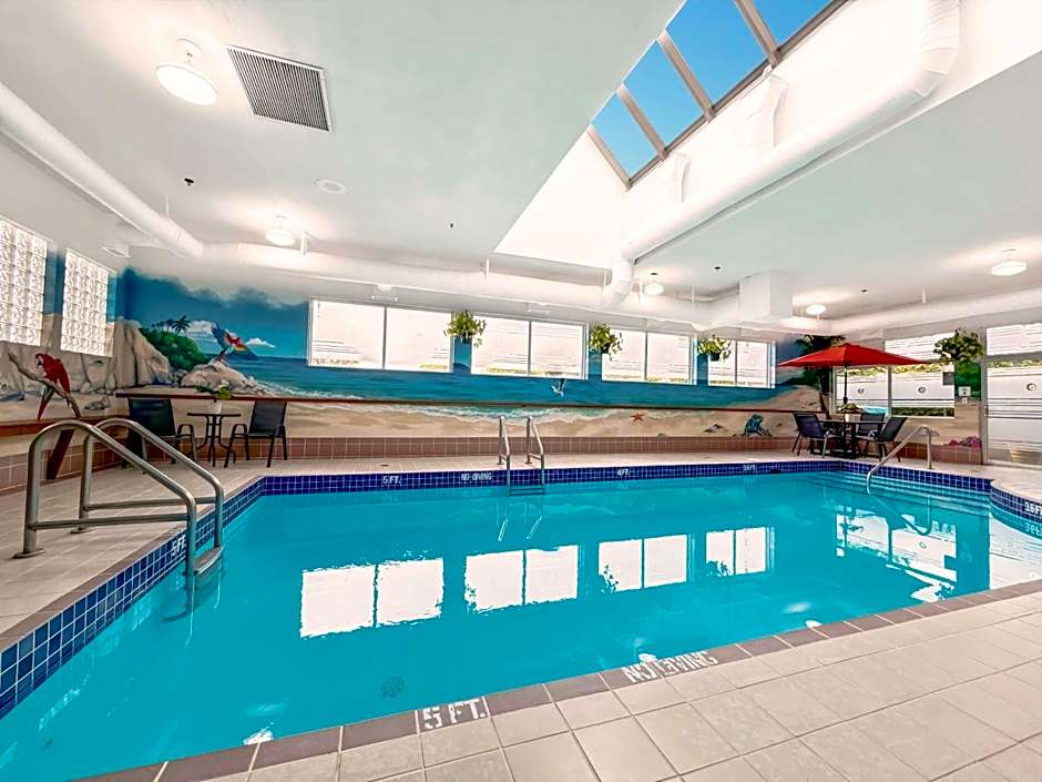 Coast Abbotsford Hotel & Suites