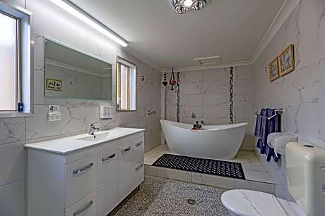 King Suite - 1st Floor/Non Smoking