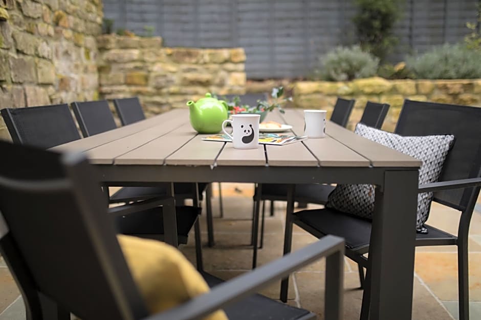 Locksbrook Lodge - Hot Tub - Spacious Outdoor Space