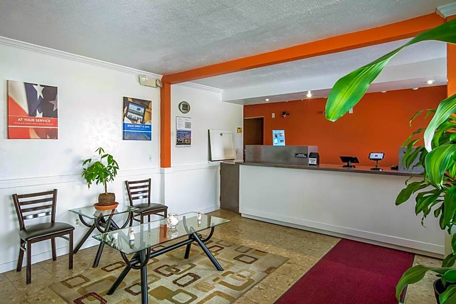 Motel 6-Rossford, OH