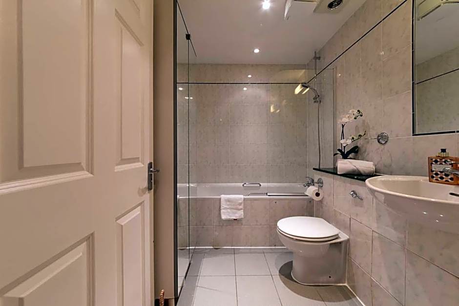 Spacious 1 bed Sloane Square