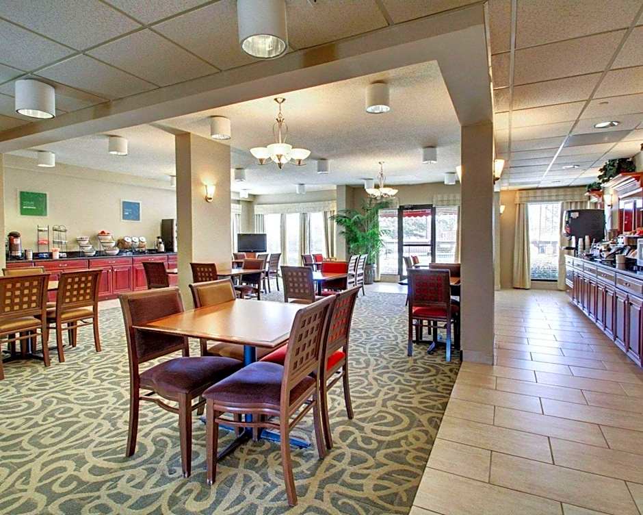Comfort Inn & Suites Moss Point Pascagoula