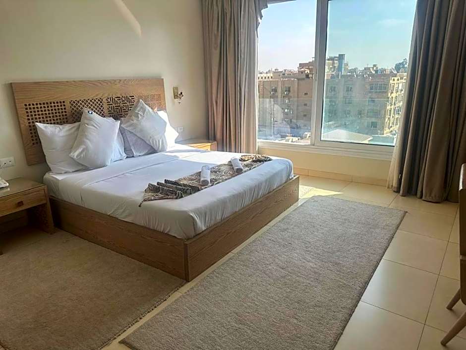 DouDou Pyramids View Hotel