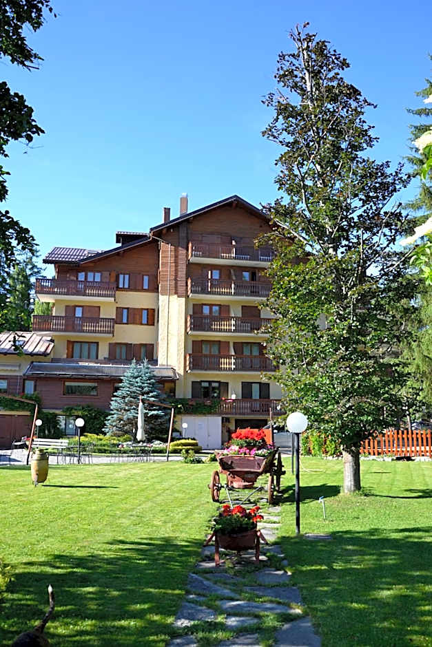 Hotel Bucaneve