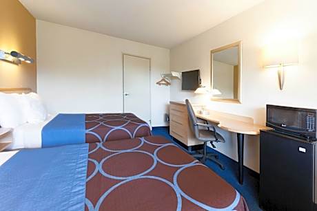 2 Double Beds Non-Smoking