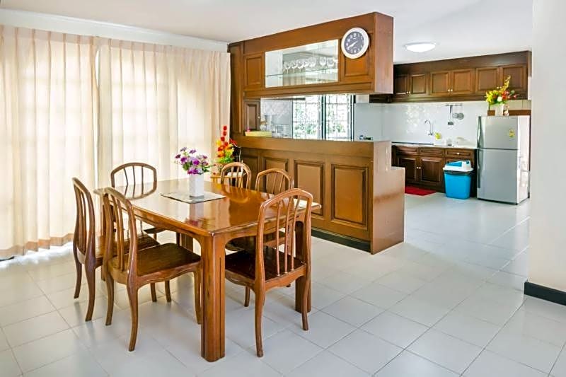 Villa Rosa with Private Pool and Jacuzzi 100m to beach