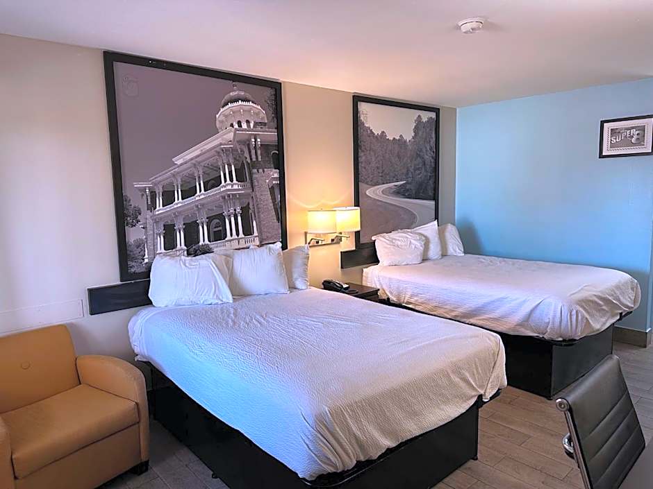 Super 8 by Wyndham Ocean Springs Biloxi