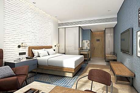 Premier King Room with Balcony and Mountain View