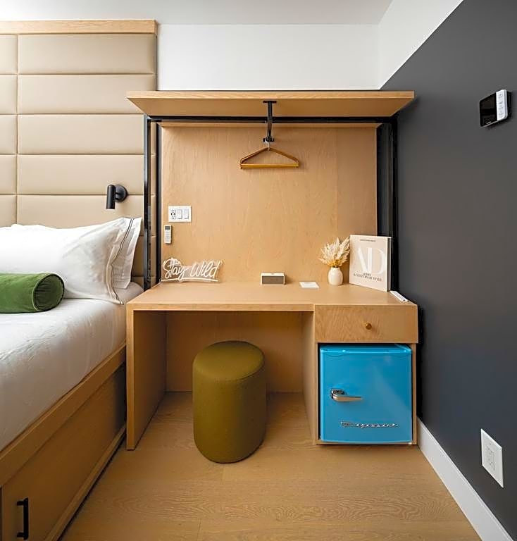 Little Charlie Hotel