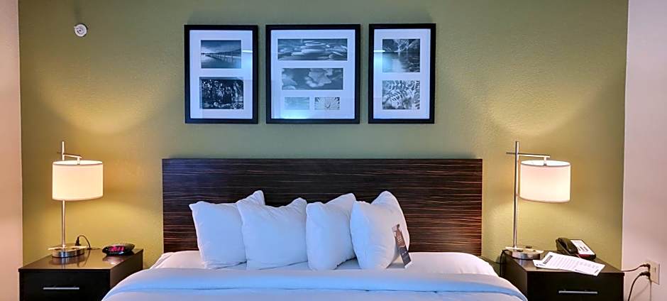 Baymont by Wyndham Pueblo