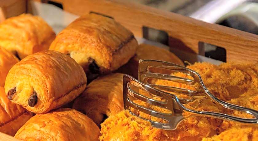 Sheraton Yunfu Xinxing Hotel