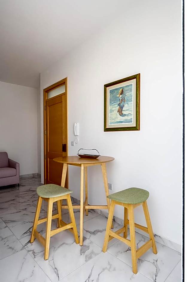 Msida Central Suites - EMMNIC Court