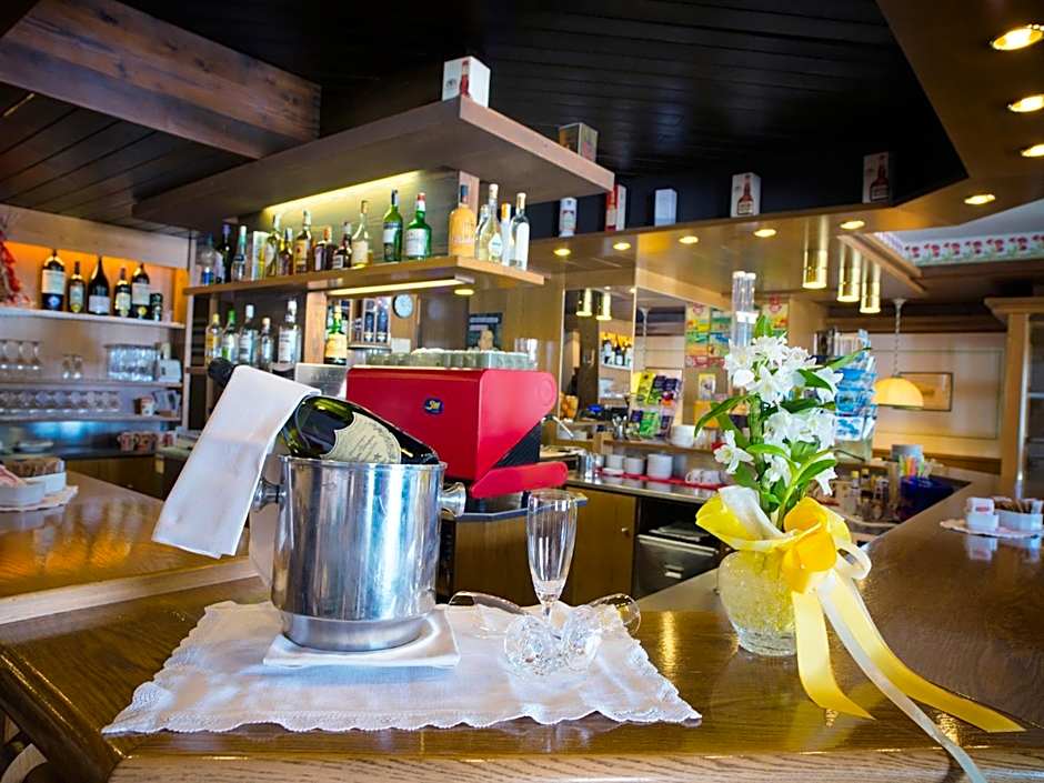 Hotel Monzoni - San Pellegrino