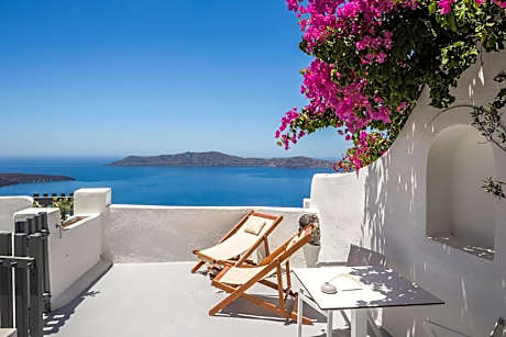 Exclusive Cave Suite with Indoor Hot Tub, Caldera view and Sea view