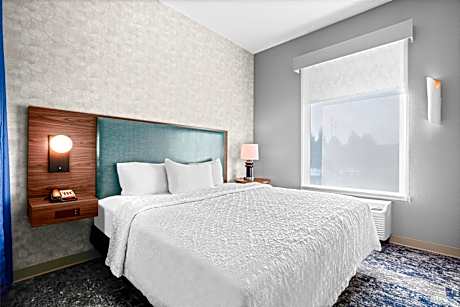 King Studio Suite - Hearing Access/Non-Smoking