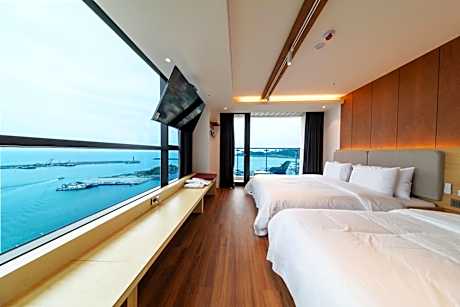 Suite with Ocean View