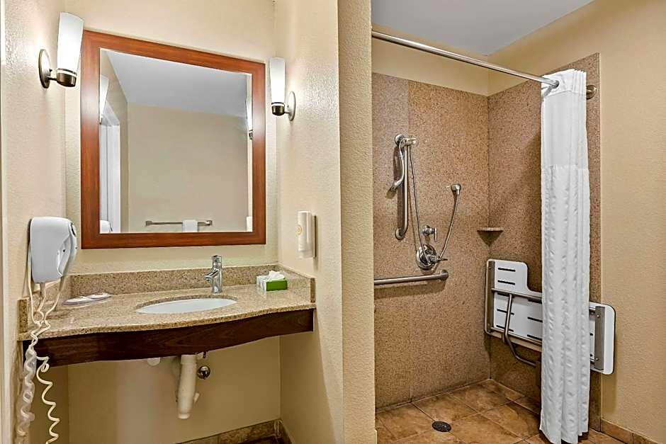 Comfort Suites Panama City near Tyndall AFB