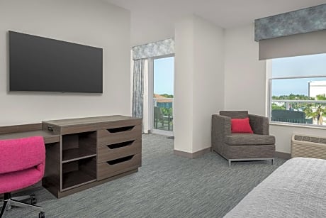 1K Mobility/Hearing Access Tub Studio Balcony