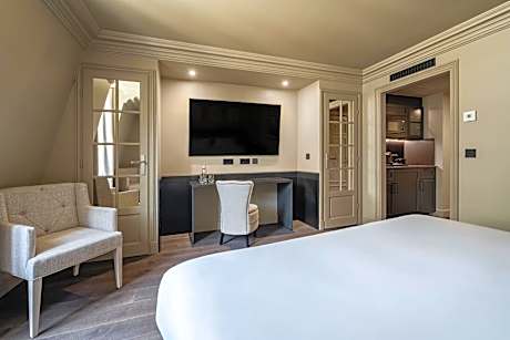 Deluxe Double or Twin  Room