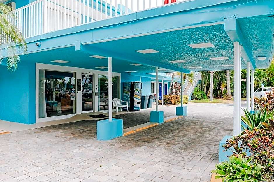 The Bayside Inn & Marina