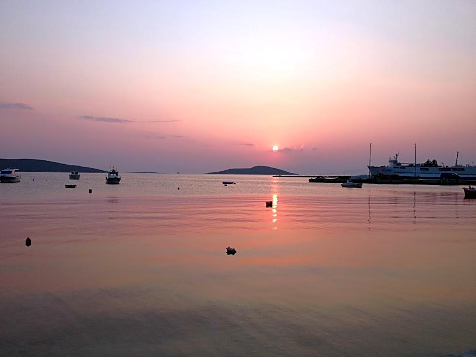 Gikas Apartments Triple Studio Sea View B7