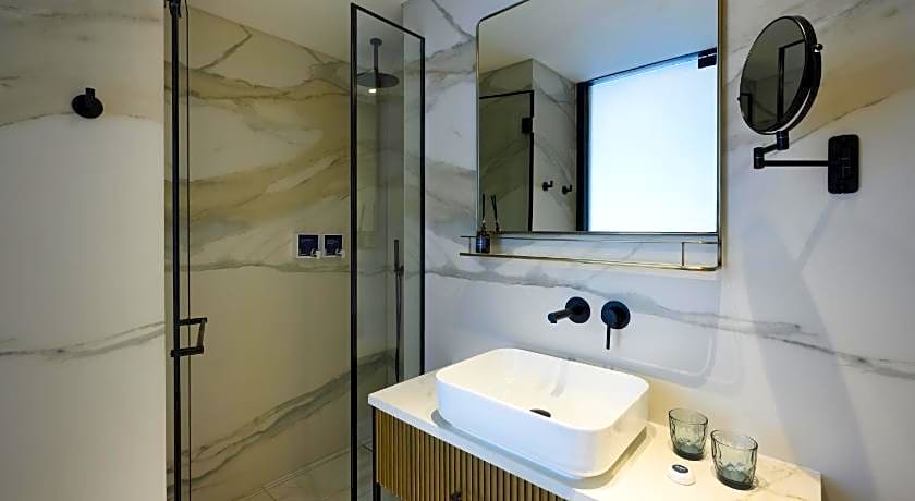 Alberto Hotel by Isrotel Design