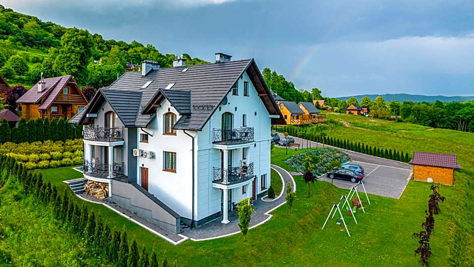 Jaworina- Apartamenty, Domki i Pokoje
