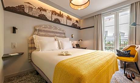 Balcony Classic Garden View