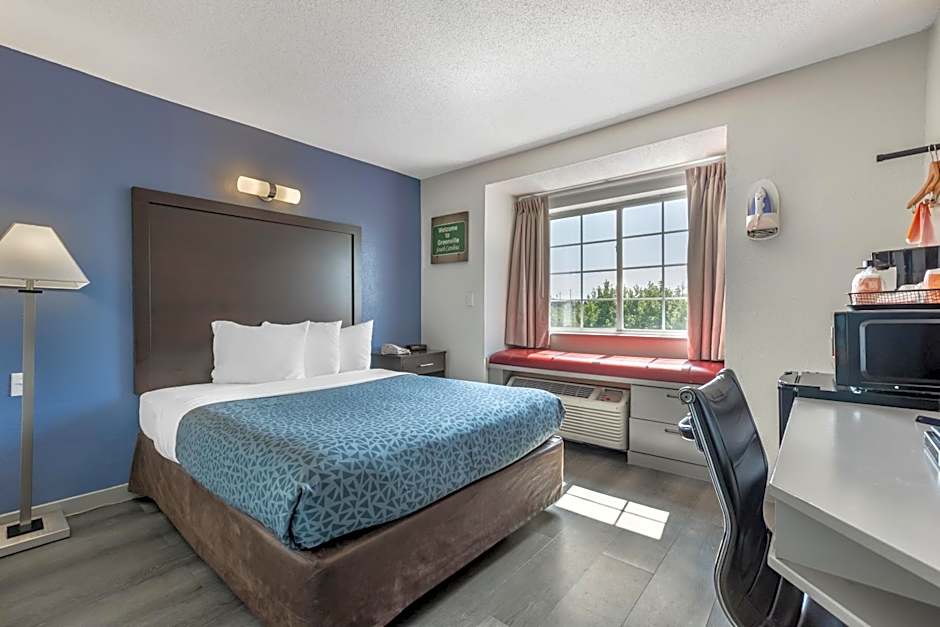 Econo Lodge Inn And Suites Greenville