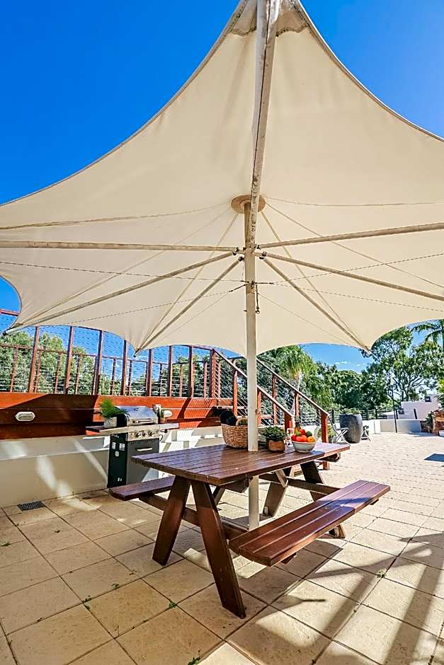 1770 Sovereign Lodge Retreat