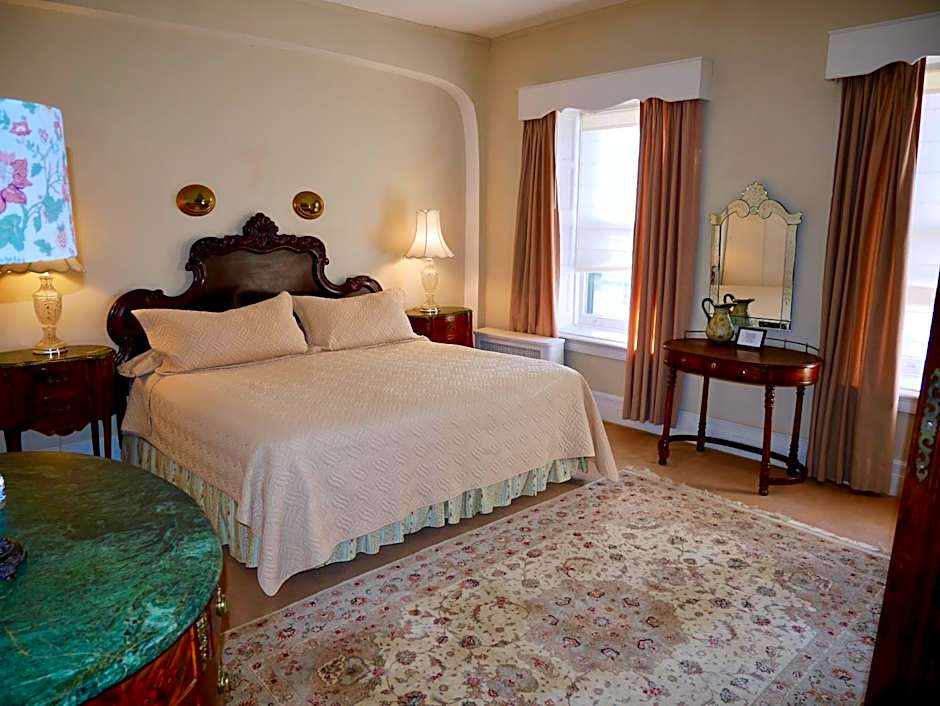 Photo 1 of 4 of Deluxe 1 King Bed Suite