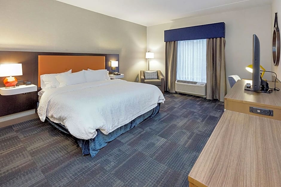 Hampton Inn By Hilton & Suites Morgantown / University Town Centre