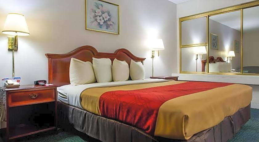 Econo Lodge South Garner