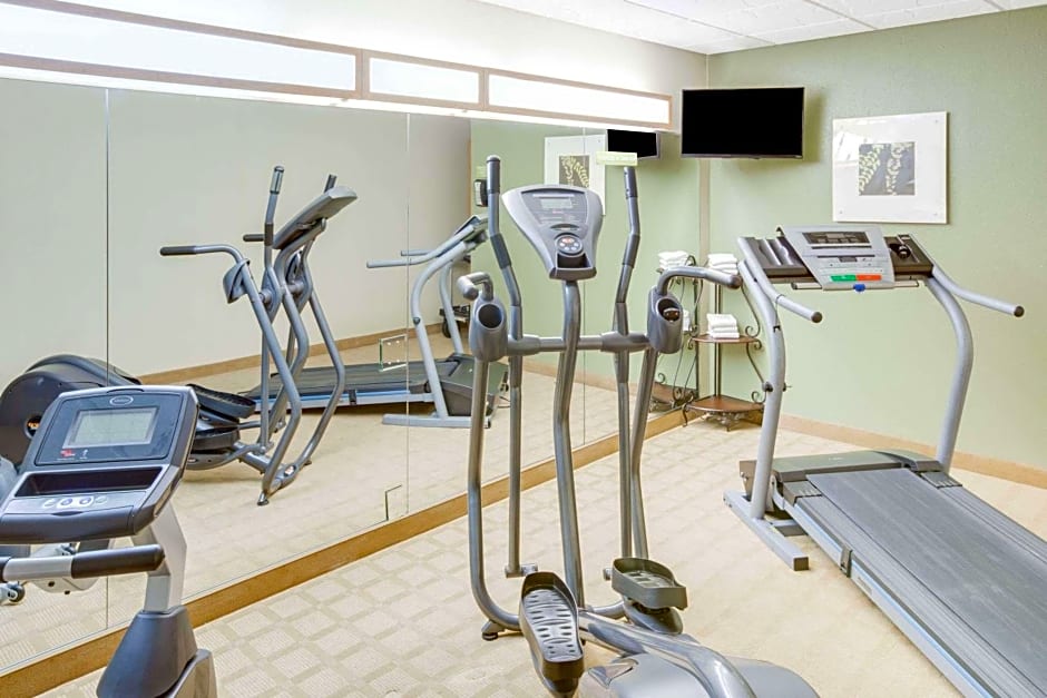 Microtel Inn & Suites by Wyndham Saraland
